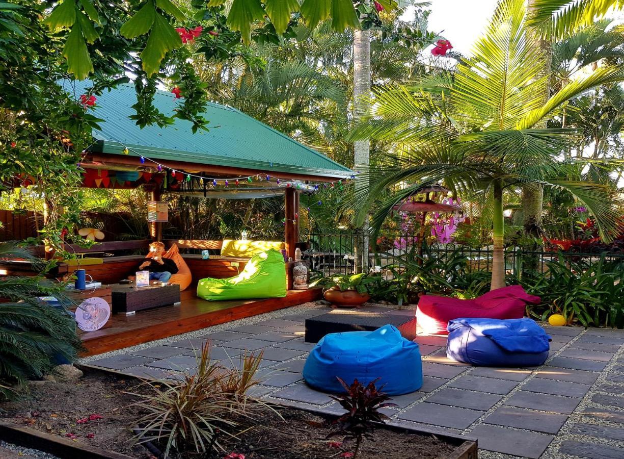 Tropic Days Boutique Hostel Кернс Екстер'єр фото