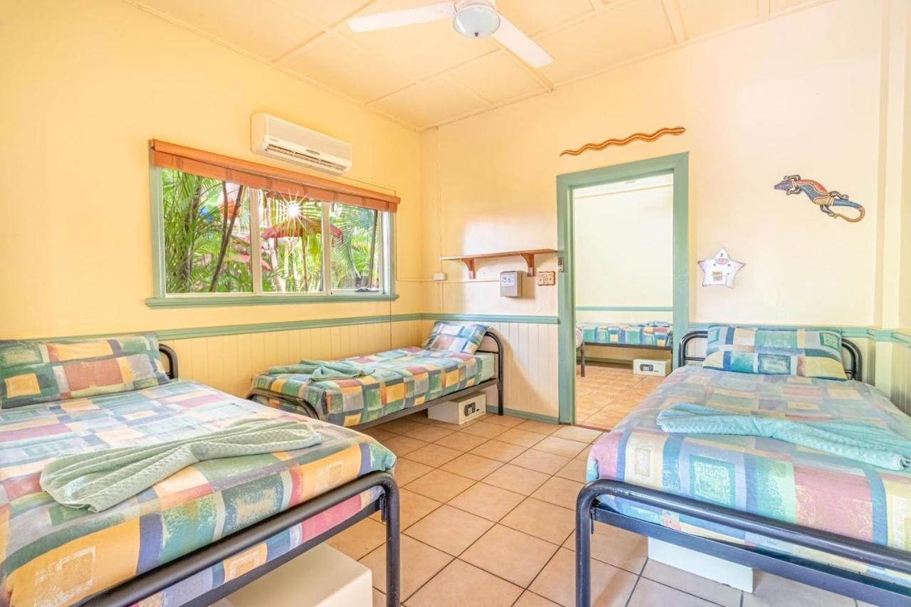 Tropic Days Boutique Hostel Кернс Екстер'єр фото